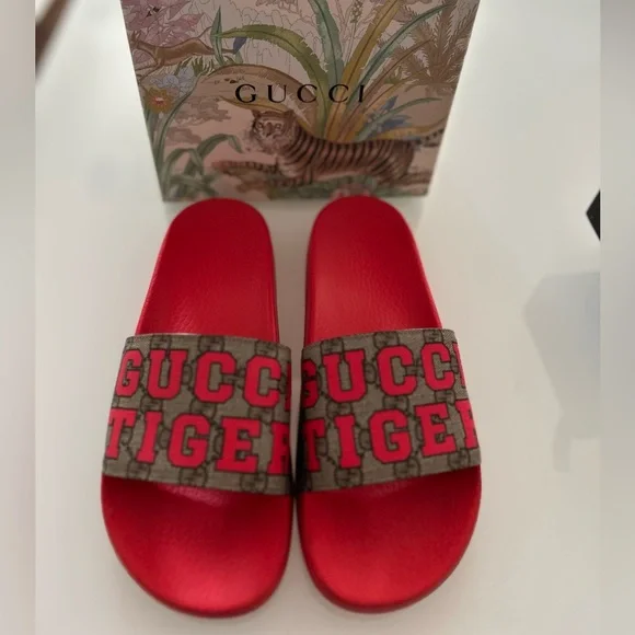 Gucci flip tiger Gucci Bengal Tiger Print Slides in Black for Men | Lyst main image 4